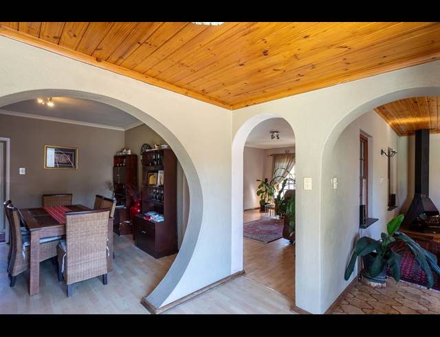 4 BEDROOM FREEHOLD SOLD IN PANORAMA